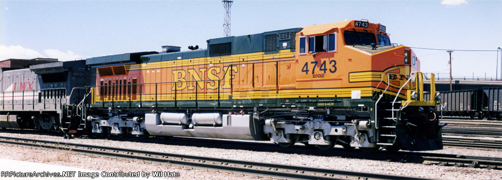 BNSF C44-9W 4743